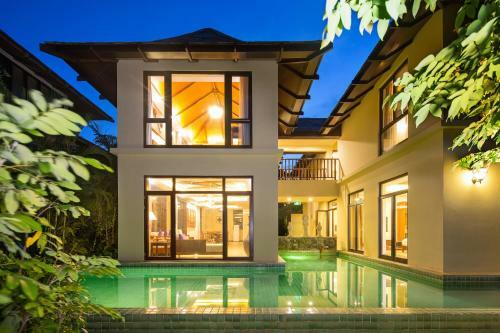 Hotel Yalong Bay Villas & Spa