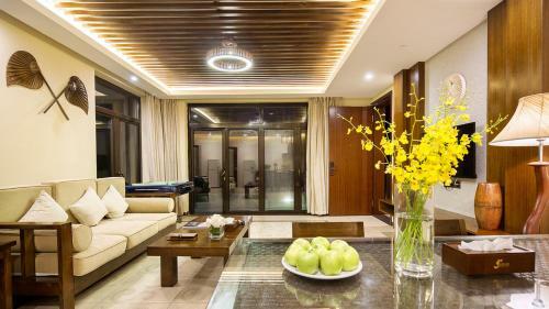 Hotel Yalong Bay Villas & Spa