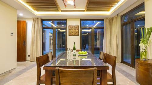 Hotel Yalong Bay Villas & Spa