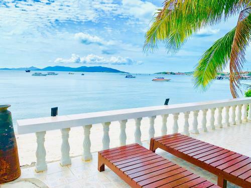 Hotel Bangrak Pier Samui Resort