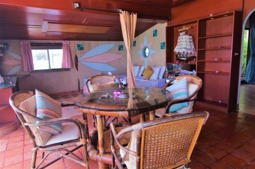 Hotel Bangrak Pier Samui Resort