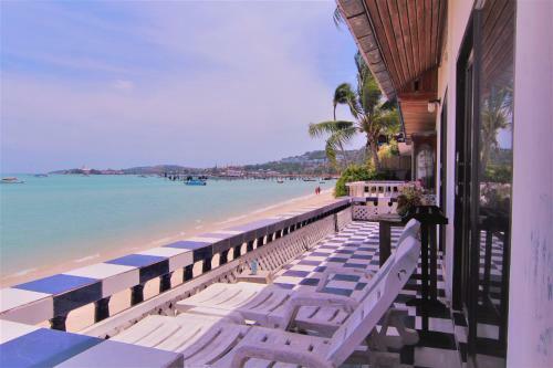 Hotel Bangrak Pier Samui Resort