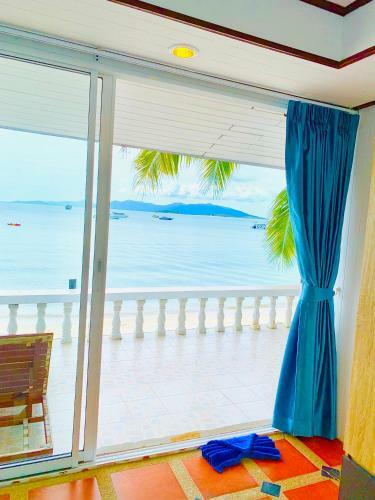 Hotel Bangrak Pier Samui Resort