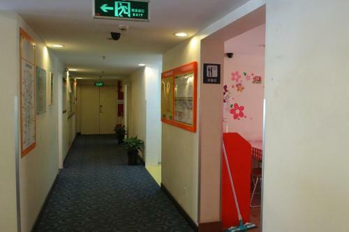Hotel 7days Premium Shanghai Tianshan Road
