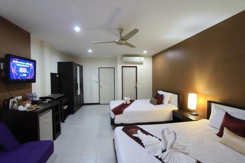 Hotel The Charm Kata