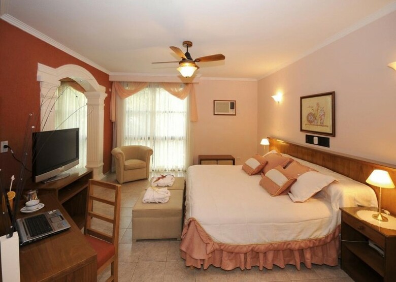 Orquideas Palace Hotel & Caba�as