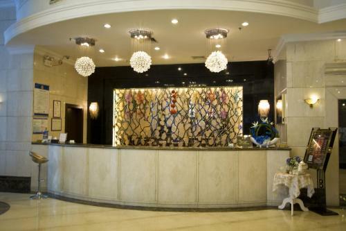 Shenzhen Kaili Hotel, Guomao Shopping Mall