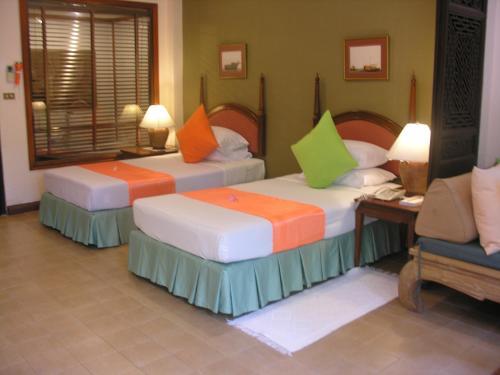 Hotel White House Beach Resort And Spa
