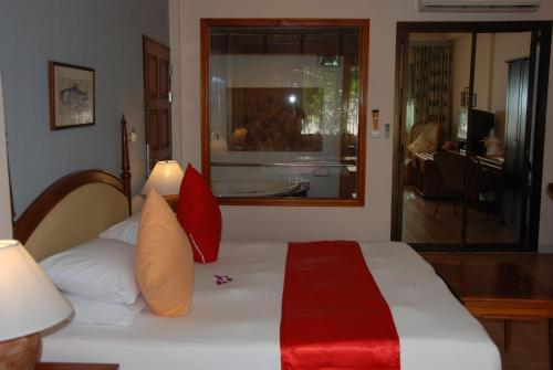 Hotel White House Beach Resort And Spa