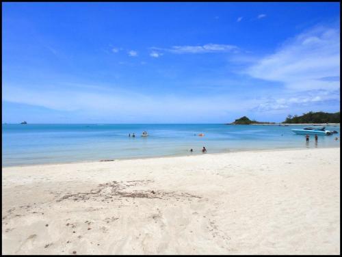 Hotel White House Beach Resort And Spa