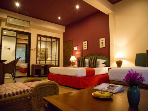 Hotel White House Beach Resort And Spa