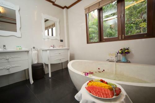 Hotel Paradise Island Estate