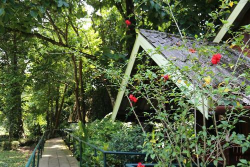 Lodge Khaosok Riverside Cottages