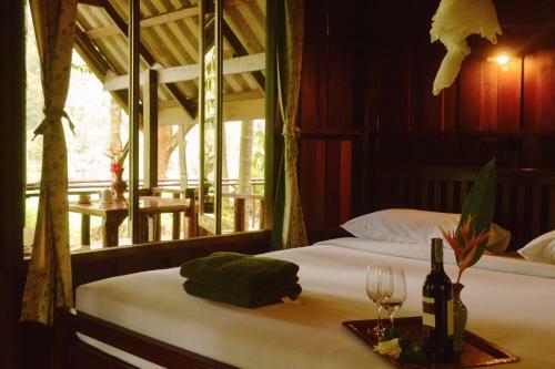 Lodge Khaosok Riverside Cottages