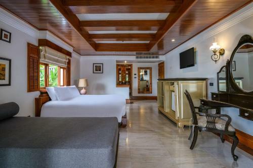 Hotel Thavorn Beach Village Resort & Spa Phuket