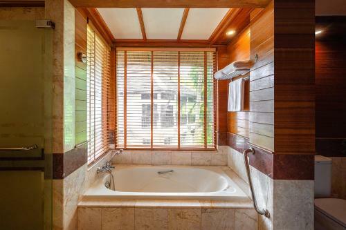 Hotel Thavorn Beach Village Resort & Spa Phuket