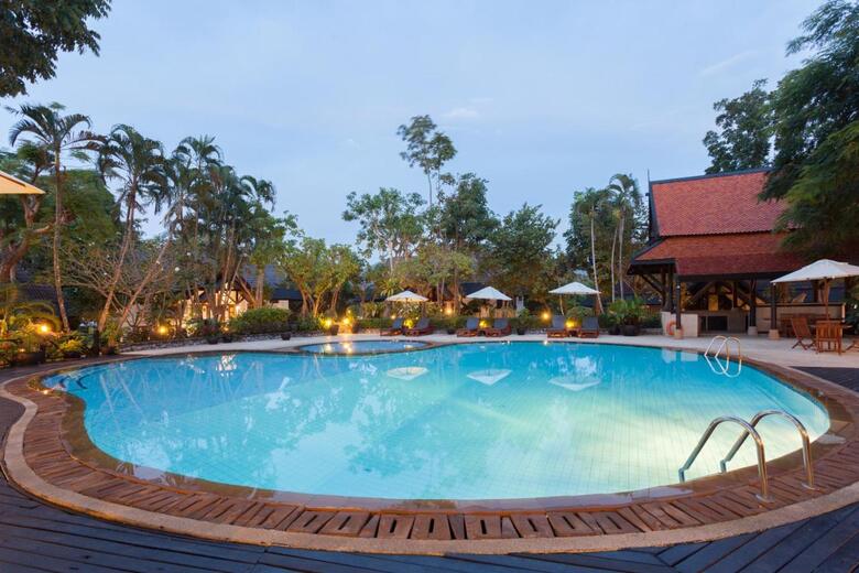 Hotel Kamala Beach Estate