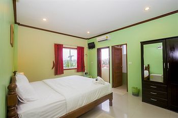 Hostal Kamala Beach Residence