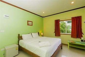 Hostal Kamala Beach Residence