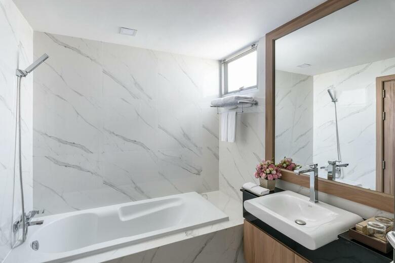 Hotel Adelphi Grande Sukhumvit By Compass Hospitality