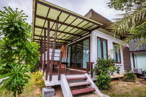 Hotel Phi Phi Andaman Beach Resort