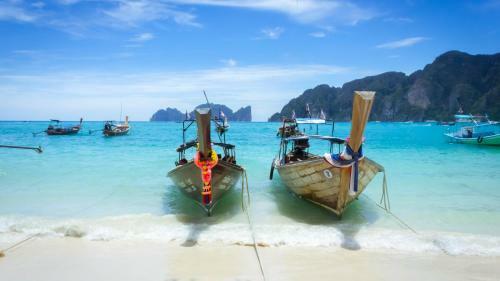 Hotel Phi Phi Andaman Beach Resort