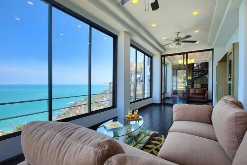 Nb Sunrise Mountain Villa