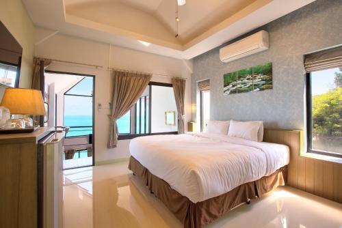 Nb Sunrise Mountain Villa