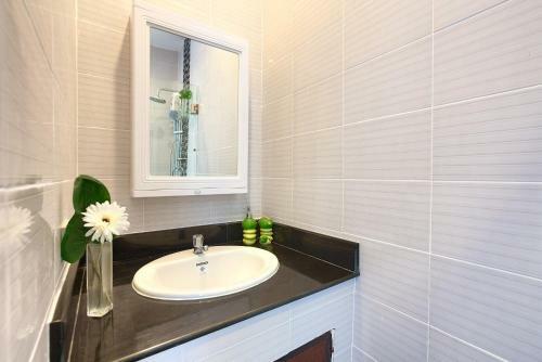 Nb Sunrise Mountain Villa