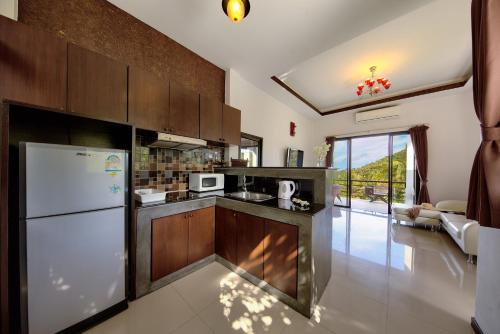 Nb Sunrise Mountain Villa