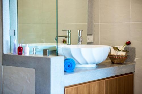 Nb Sunrise Mountain Villa