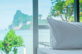 Hostal Ibiza House Phi Phi