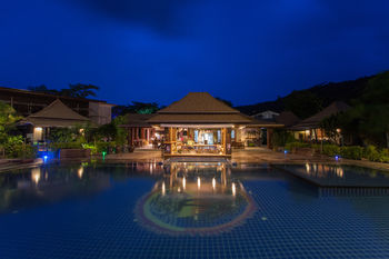 Hostal Ibiza House Phi Phi