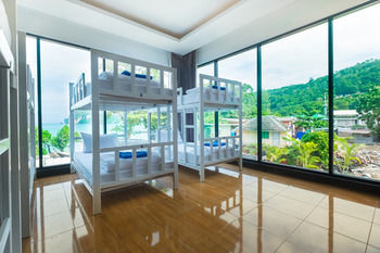 Hostal Ibiza House Phi Phi