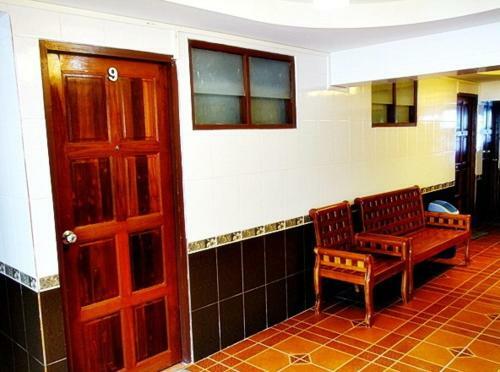 Jirawan Hotel