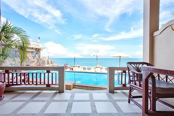 Hotel Crystal Bay Beach Resort