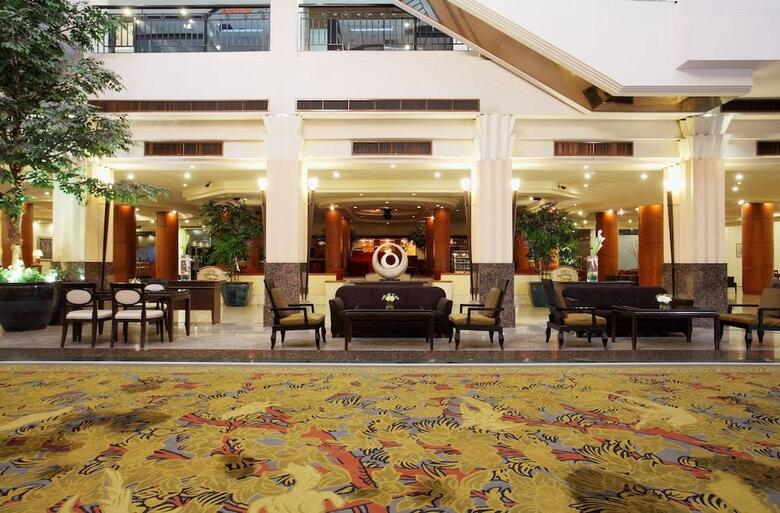 Twin Towers Hotel