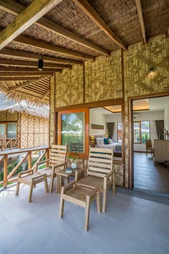 Hotel Phi Phi Island Village Beach Resort