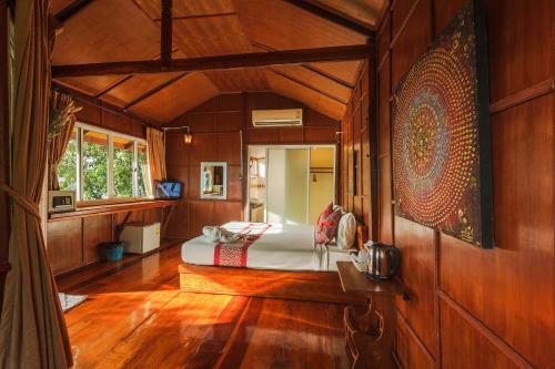 Hotel Phuphaya Seaview Resort