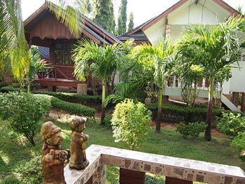 Hotel Palm Point Village
