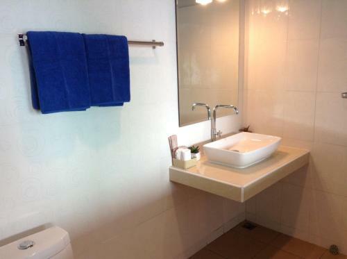 Hotel Kathalee Beach Resort & Spa