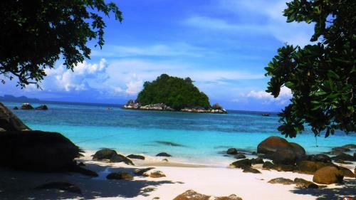 Hotel Kathalee Beach Resort & Spa