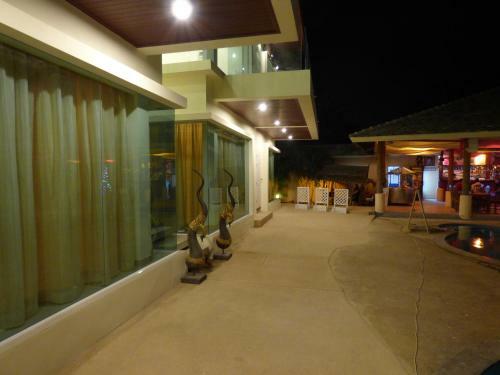 Hotel Samui Beach Resort