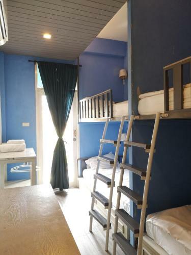 Arom D Hostel