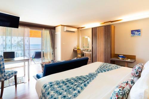 Hotel Palm Coco Mantra