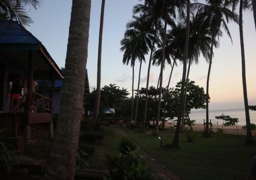 Hostal Sun Smile Beach Koh Jum