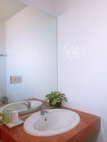 Hotel Baan Phuchalong Bungalow