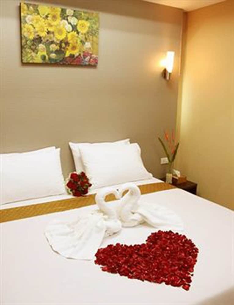 Lodge Shadi Home & Residence
