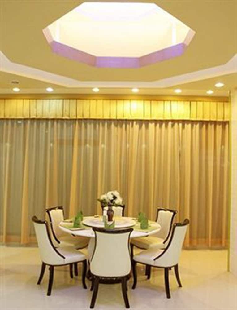 Lodge Shadi Home & Residence