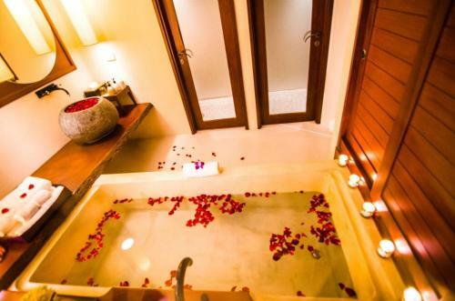 Hotel Chantaramas Resort & Spa